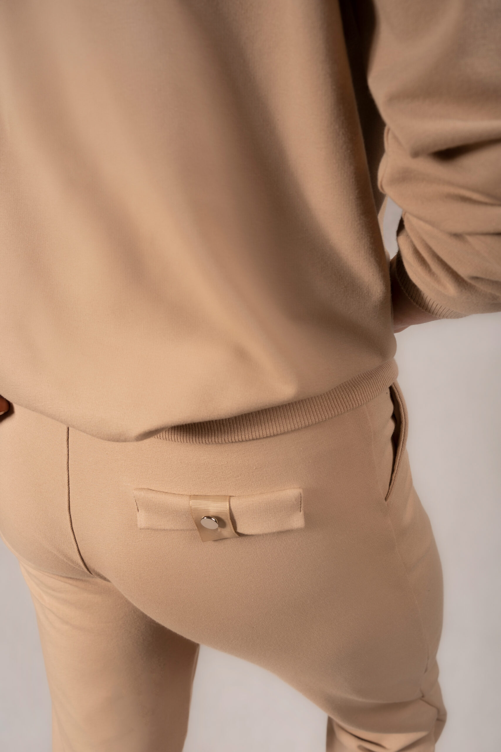 LENA - bomberka dresowa kolor Beż - obrazek 2