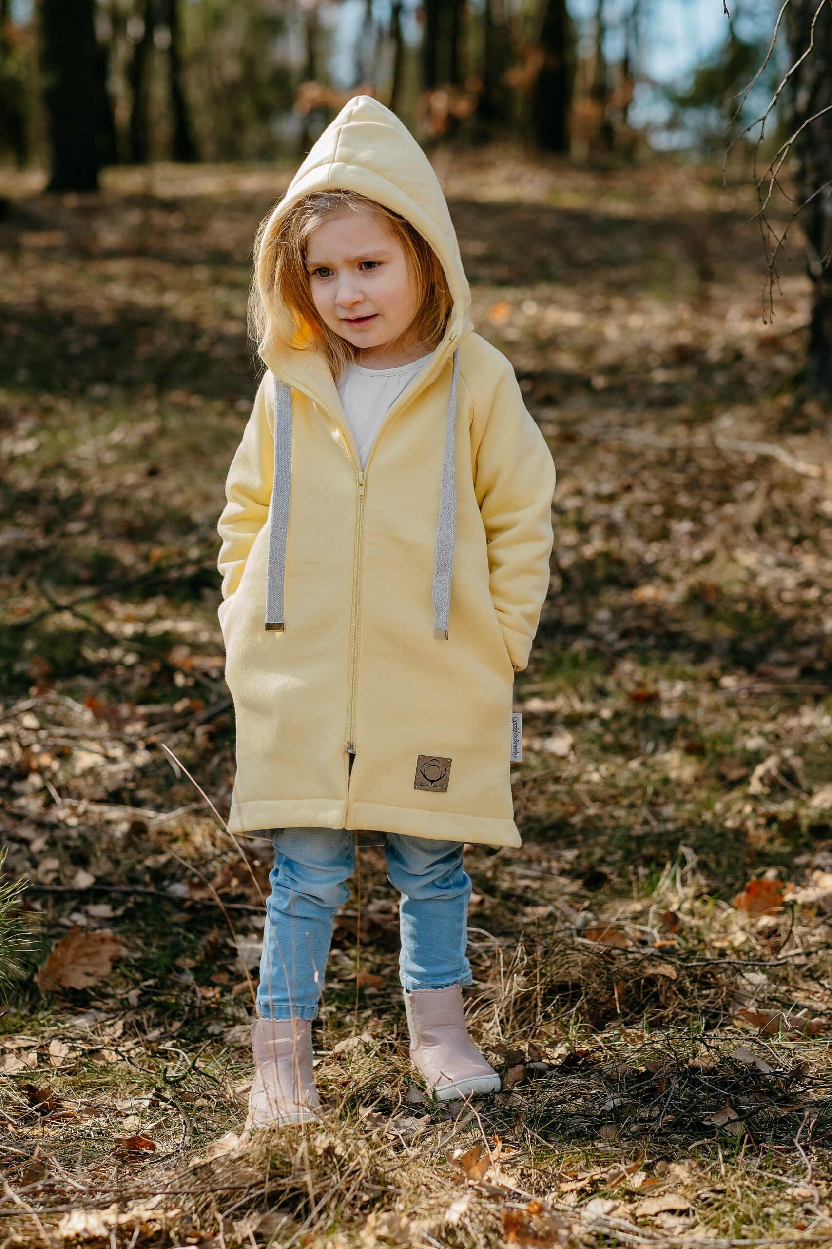 MAŁA NATURA - płaszczyk dresowy kolor Bananowy