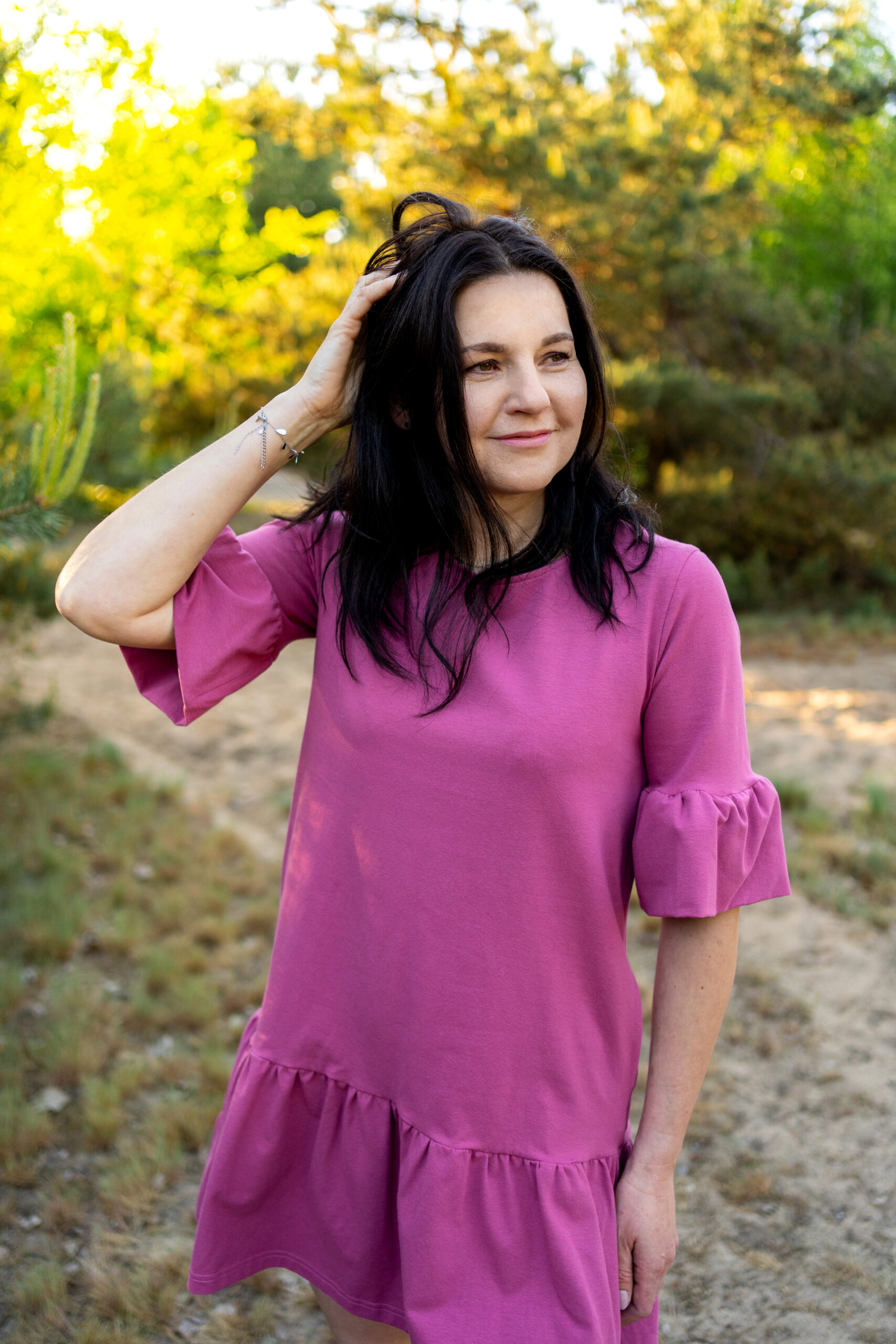 DARIA sukienka z falbanami kolor Wrzosowy Róż - obrazek 2