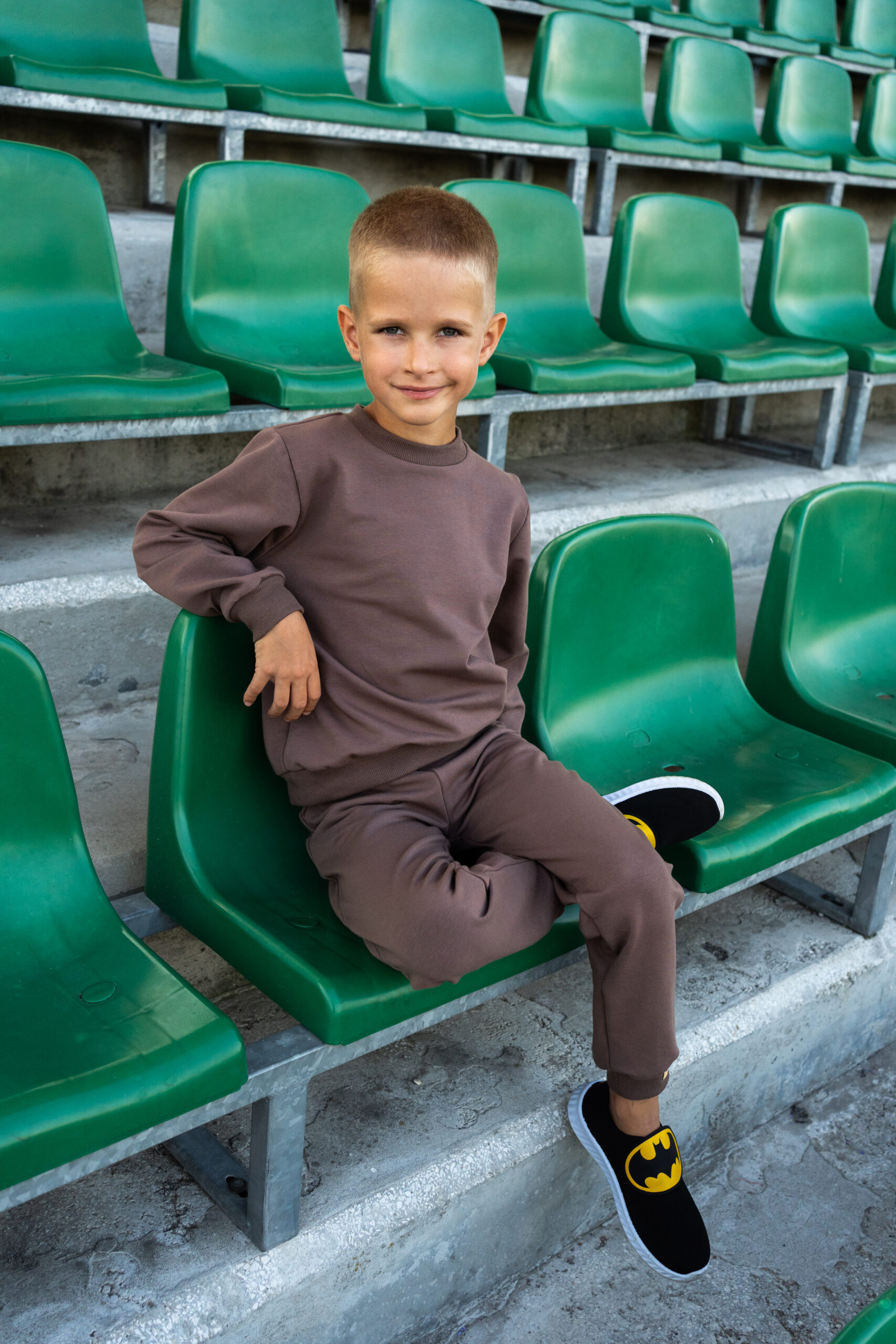 BASIC- dziecięcy komplet dresowy kolor Jasny brąz